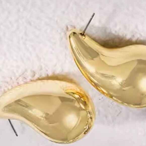 New ANTHRO Lightweight Petra Large Teardrop Earrings - Picture 4 of 13